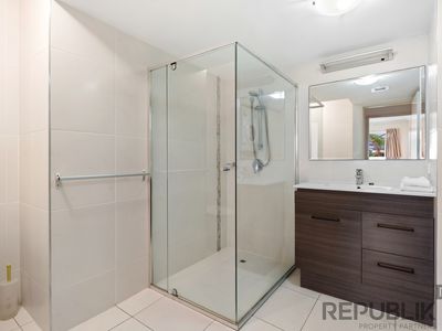 47 / 1 CRONIN AVENUE, Main Beach