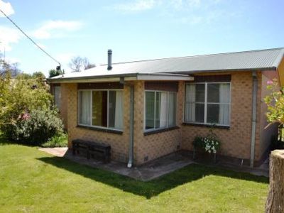 107 Lakeside Avenue , Mount Beauty