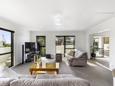 24 Adam Sunde Place, Glen Eden