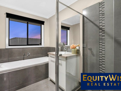 20 Coorong Walk, Werribee