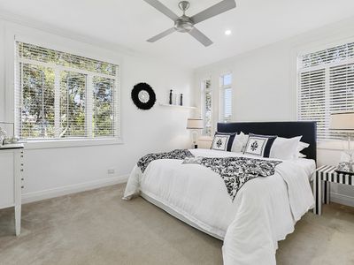 22 Lakeside Drive, Peregian Springs