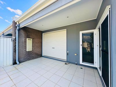 2 / 5 Rose Street, Moranbah