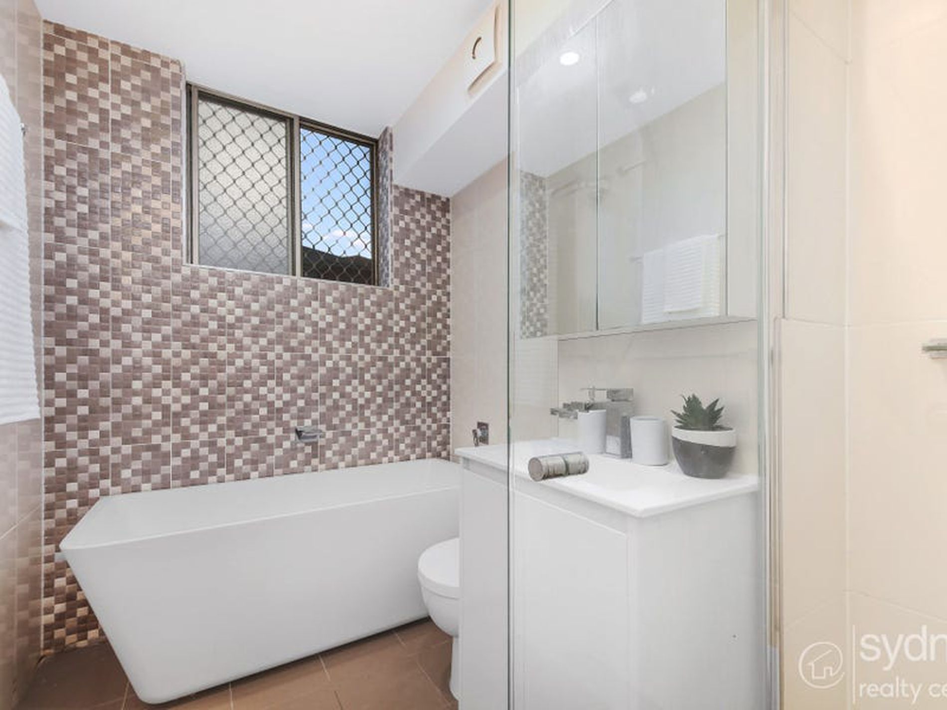 2 / 28 Evans Avenue, Eastlakes