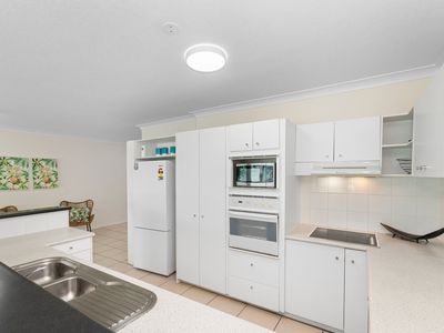 25 / 7 Mariners Drive, Townsville City