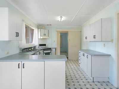 11 Silverstone Street, Holland Park West