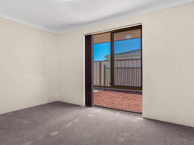 33 Redheart Drive, Thornlie