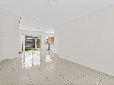 11 / 76 Essex Street, Berkeley