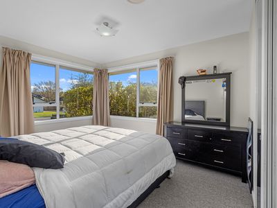 38 Greenhaven Drive, Burwood