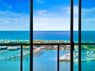2405 / 1 Como Crescent, Southport