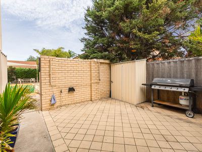 3/5 Waterway Gardens, Churchlands