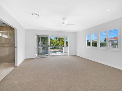 5 Park Ave, Broadbeach Waters