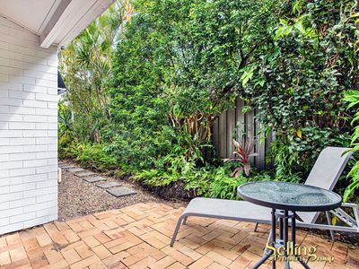 16B Oak Avenue , Surfers Paradise