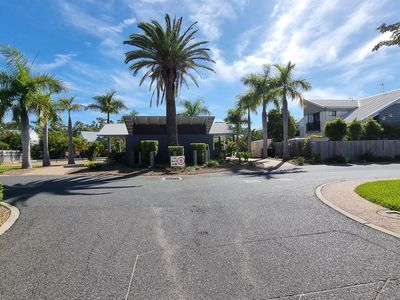 21 / 1 Michel Place, Telina