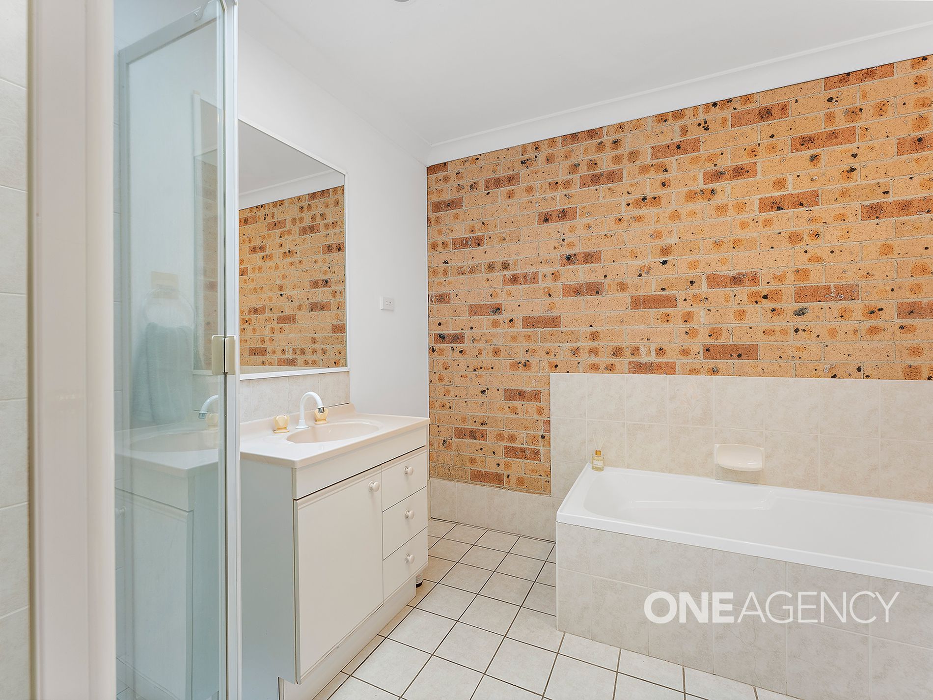 2 / 52 Daintree Drive, Albion Park