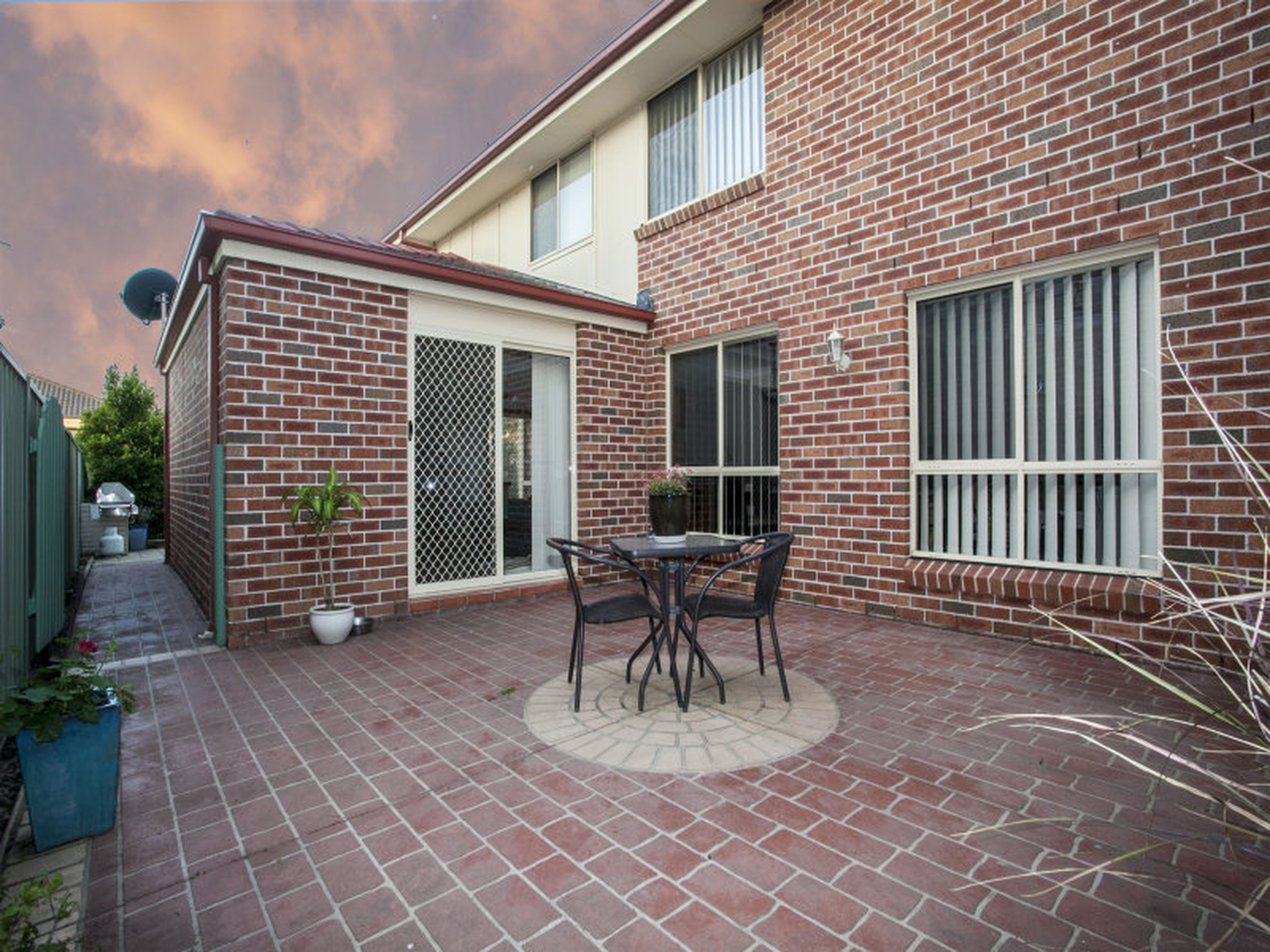 162 Ridgetop Drive, GLENMORE PARK