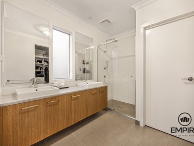 31 Kershope View, Clyde North