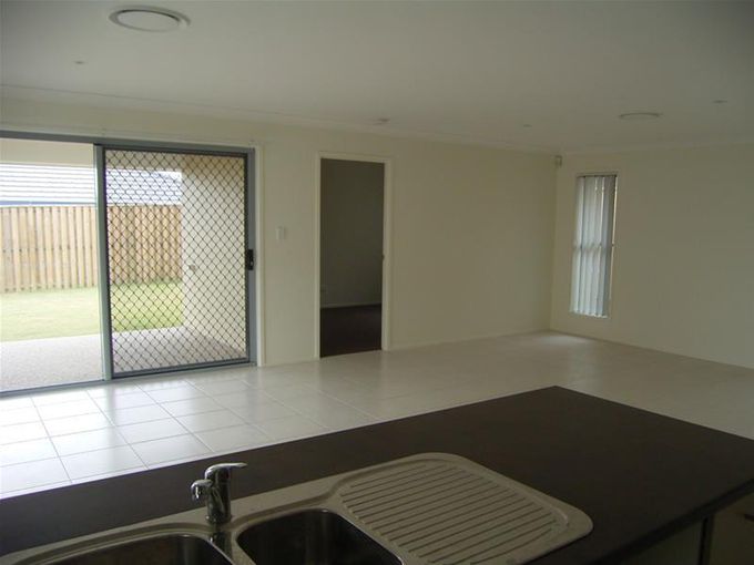 53 Frogmouth Circuit, Mountain Creek