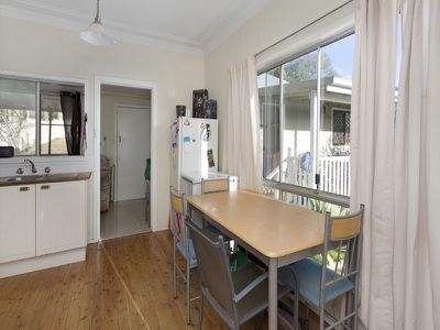 94 Lake Entrance Road, Oak Flats