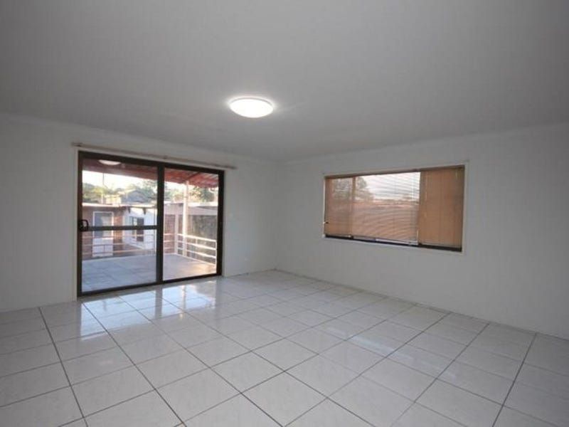 203 Moorefields Road, Roselands