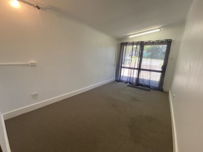 43 Lake Road, Balcolyn