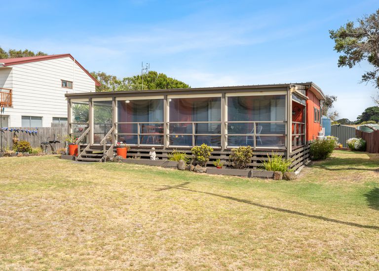 17 Beach Road, Portland