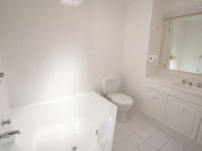 2 / 24 Queen Street, Yeppoon