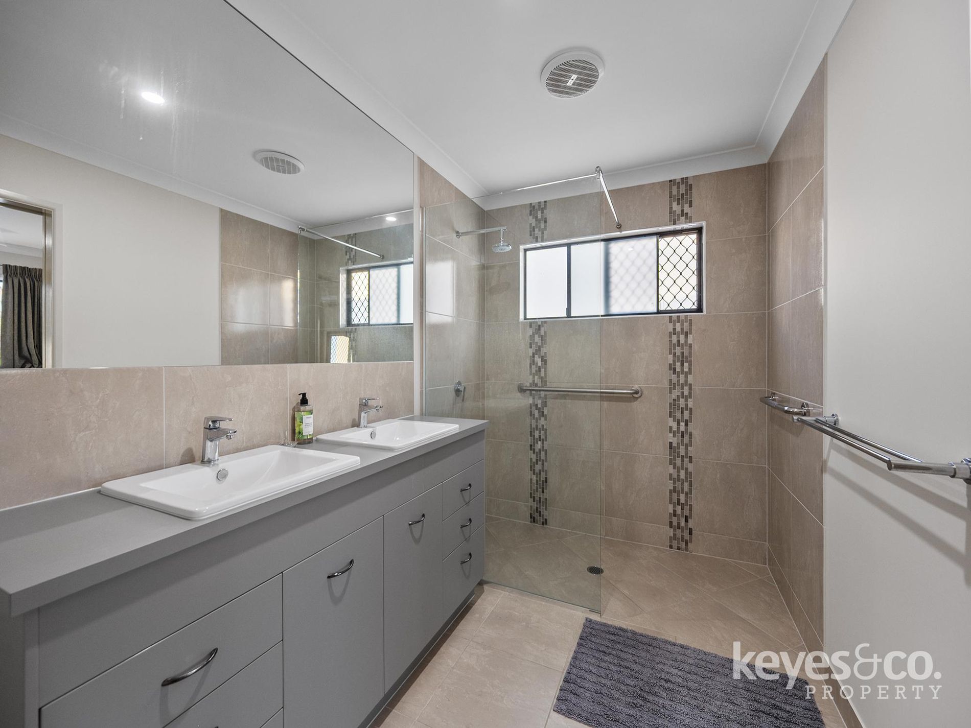 27 Broadwater Terrace, Idalia