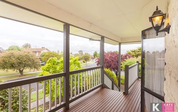 2 McNamara, Pakenham