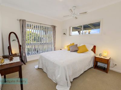 55 Mackerel St, Woodgate