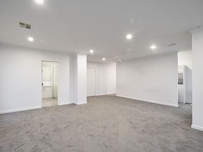 10 AQUATIC DRIVE, Cranbourne West