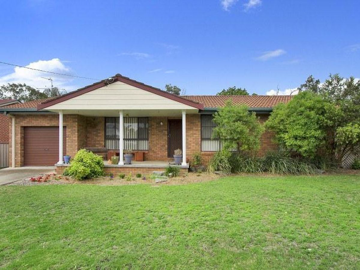 11 Willow Park Avenue, Kootingal First National Real Estate Tamworth