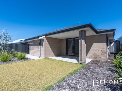 27 Meander Way, Treeby