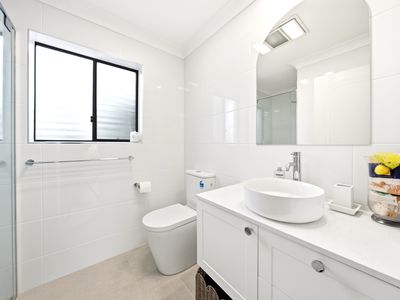 53 / 52 Newstead Terrace, Newstead