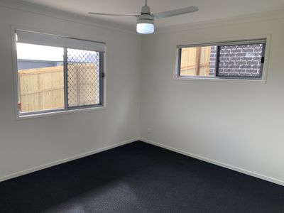 1 / 2 Herald Close, Kallangur