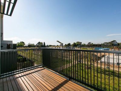 76 Central Park Walk, Cheltenham