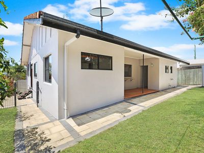 24 Poinciana Avenue, Mooloolaba