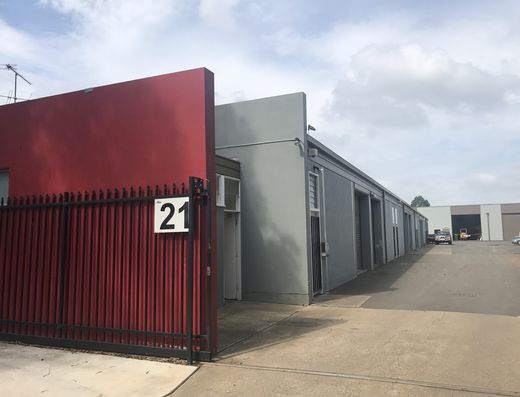 Affordable Unit in Narellan Industrial Area 