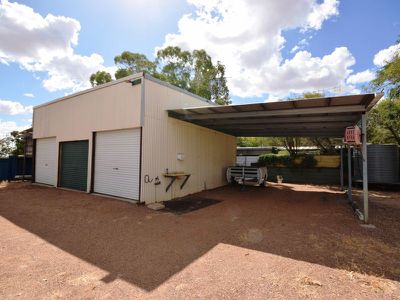 163 Kingfisher Street, Longreach