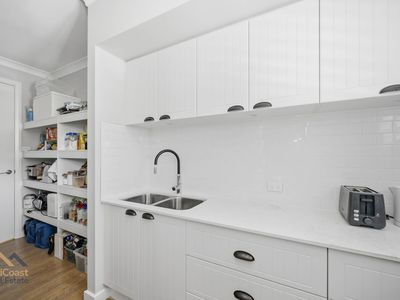 84 Coastal View Drive, Tallwoods Village