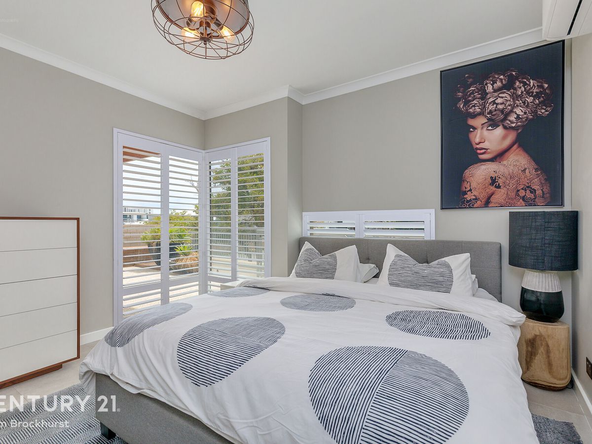 25 Pantheon Avenue, North Coogee