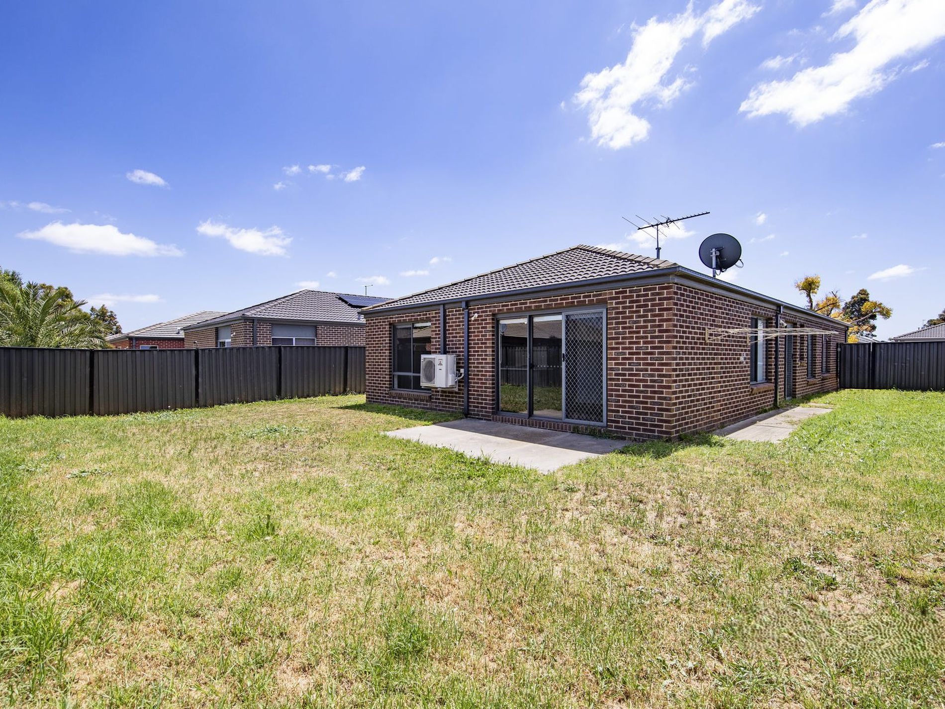 4 Billabong Crescent, Tarneit