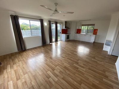 1 / 12 Bayrise Drive, Urangan