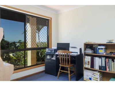 12 Voyagers Place, Sunrise Beach