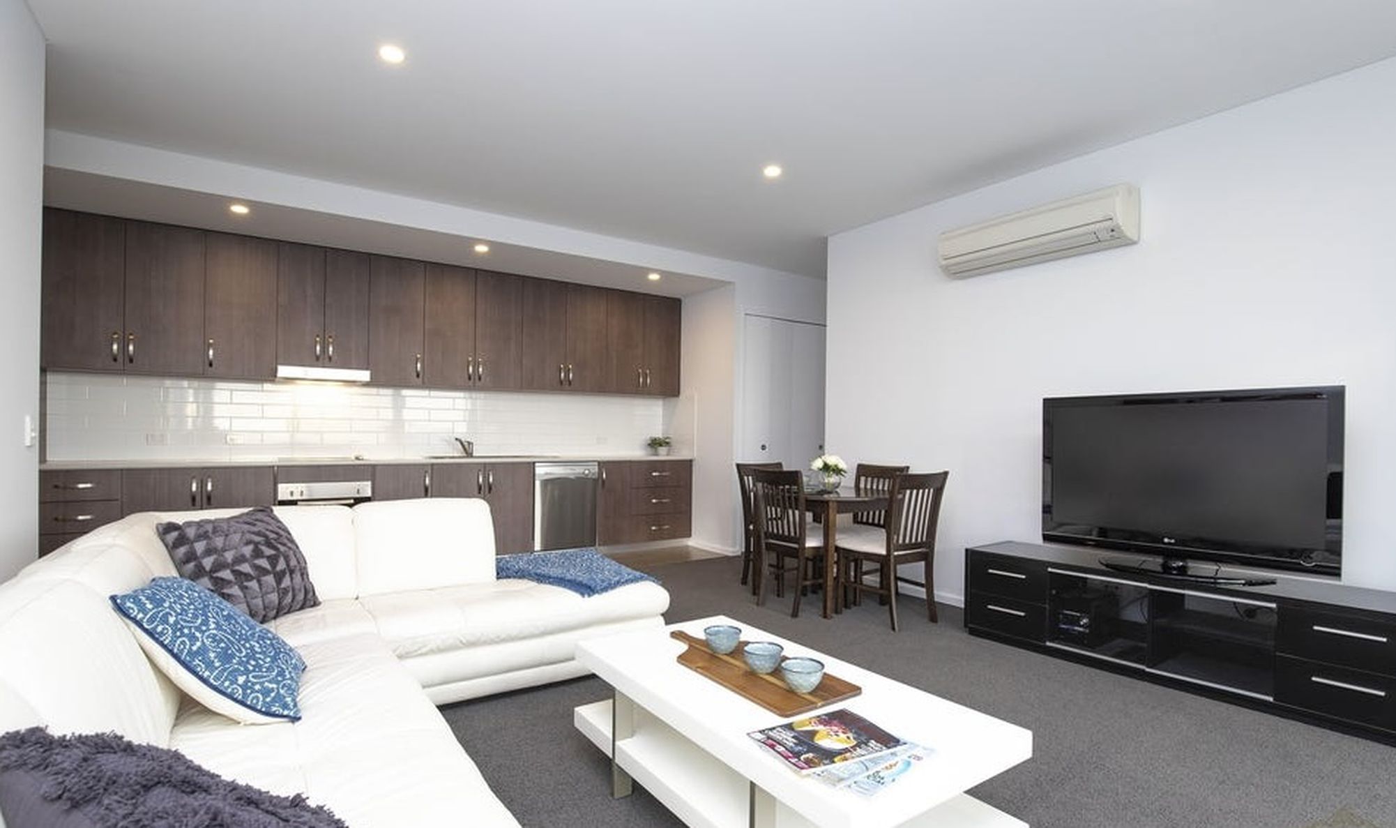 32w / 18 Main Street, Mawson Lakes