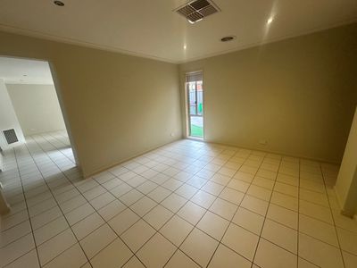 3 Radiata Close, Wyndham Vale