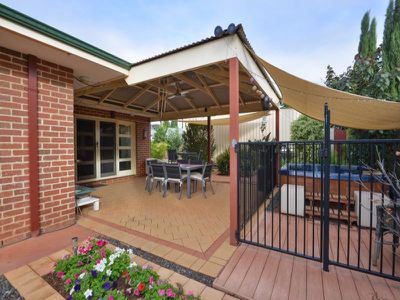 5 Smythe Drive, Broadwood