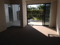 14 / 10 Grand Parade, Kawana Island
