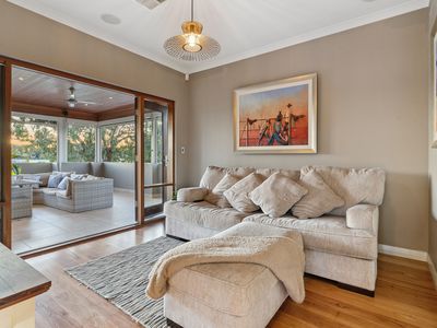 27 Wright Cres, Bayswater
