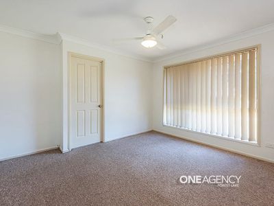 77 Brooklands Cct, Forest Lake