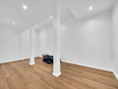 8 Stanhill Drive, Cranbourne South